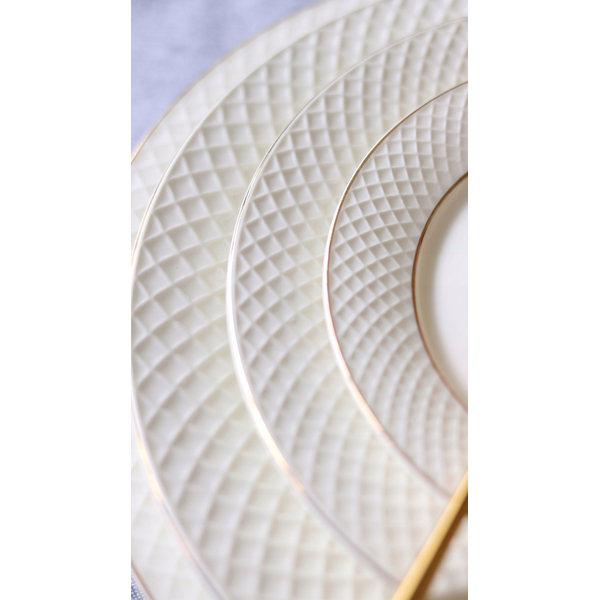 FLAT RIM APPETIZER ROUND PLATE WITH GOLD LINES WL-880102101/A WILMAX Flat rim appetizer round plate with gold lines wl-880102101/a Wilmax (photo 5)