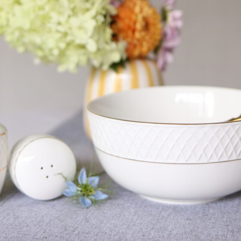Solniczka i pieprzniczka zestaw biały porcelanowy ze złotym rantem WL-880102555/SP