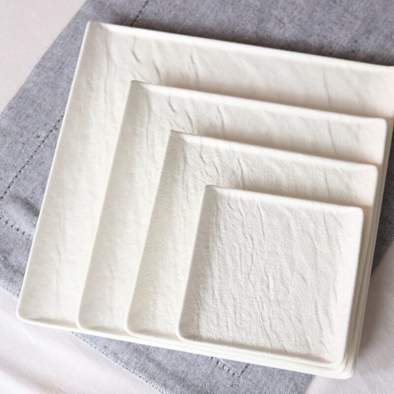 Talerz kwadratowy biały matowy porcelanowy 13x13 cm WL-661504/A