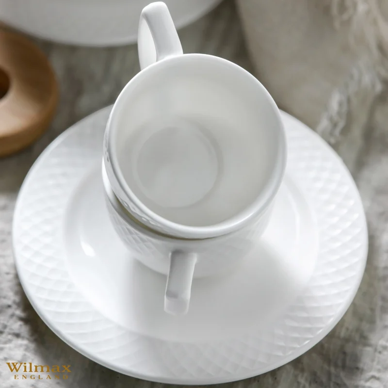 Filiżanka i spodek do herbaty 240 ml biały porcelanowa WL-880101404/AB