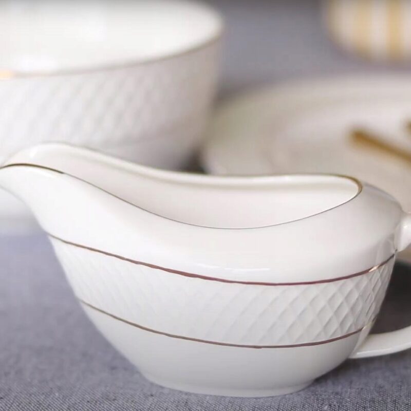 Sosjerka 230 ml biała porcelanowa ze złotym rantem WL-880102501/A