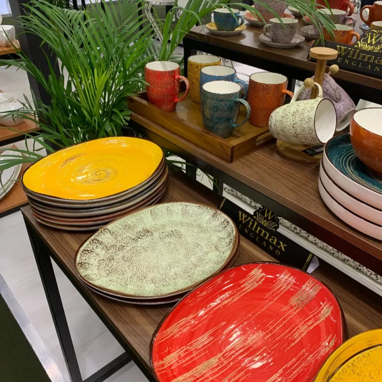 Kolekcje porcelany Wilmax England prezentowane na stoisku